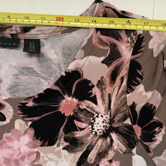 Tahari Flared Flowers Print 3/4 Sleeve Rayon Blend Top Tunic Size 1X - Picture 3 of 9